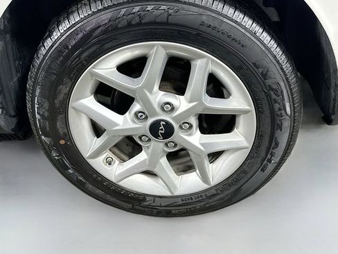 Used 2024 Kia Soul LX w/ Option Group 015 FWD image 29