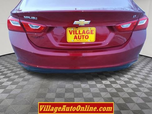 Used 2017 Chevrolet Malibu LT image 11