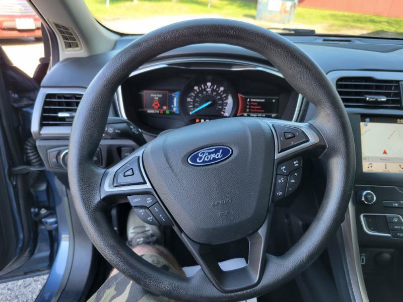 Used 2019 Ford Fusion SE FWD image 19