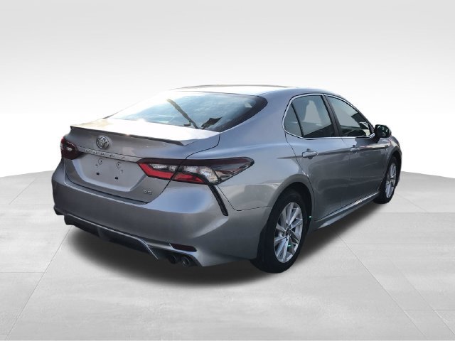 Used 2024 Toyota Camry SE FWD image 2
