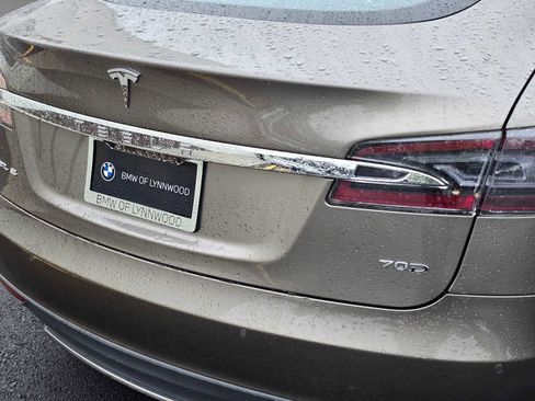 Used 2015 Tesla Model S 70D image 13