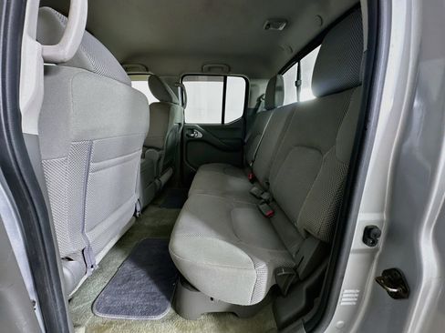 Used 2014 Nissan Frontier SV RWD image 25