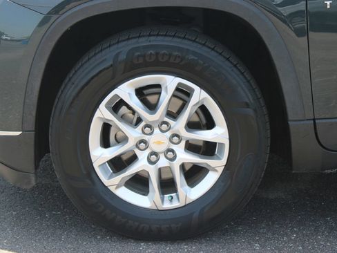 Used 2020 Chevrolet Traverse LT FWD image 21