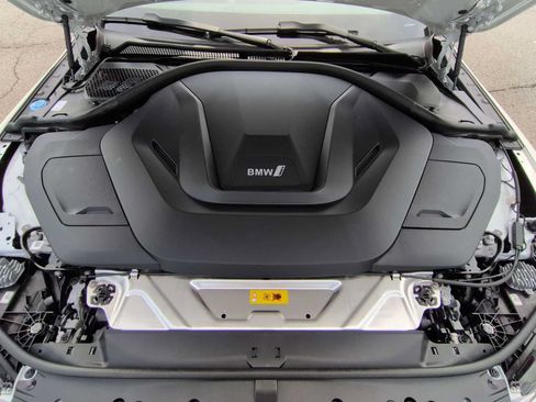 Certified 2023 BMW i4 eDrive40 w/ M Sport Package RWD image 15