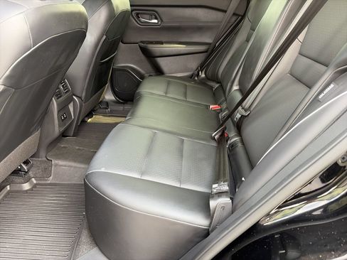 Certified 2024 Nissan Rogue SV w/ SV Premium Package FWD image 29