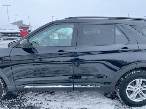 Used 2023 Ford Explorer XLT w/ Equipment Group 202A image 38