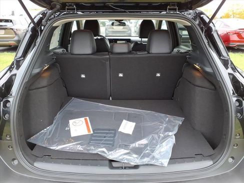 New 2026 Nissan Kicks SR w/ Cold Weather Package image 9