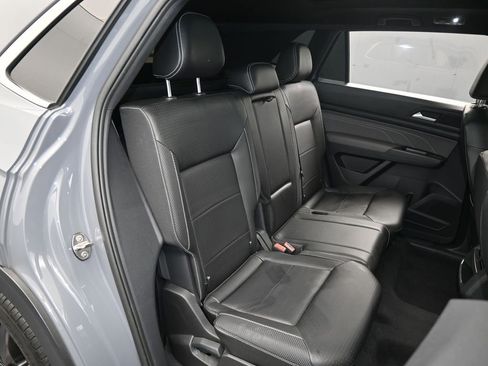 Used 2022 Volkswagen Atlas Cross Sport SEL R-Line image 45