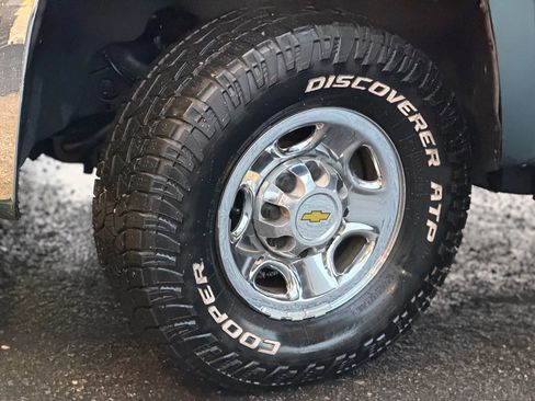 Used 2007 Chevrolet Silverado 2500 W/T w/ LS Package image 11