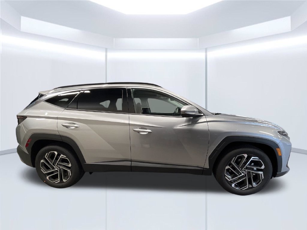 New 2026 Hyundai Tucson Limited FWD image 2