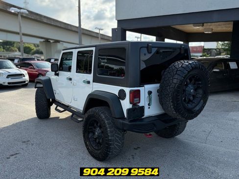 Used 2016 Jeep Wrangler Unlimited Rubicon AWD/4WD image 3
