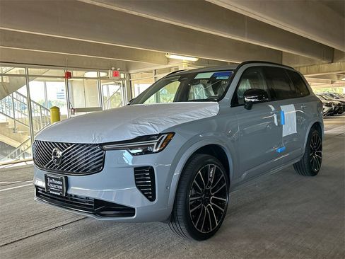 New 2026 Volvo XC90 B6 Ultra w/ Protection Package image 5