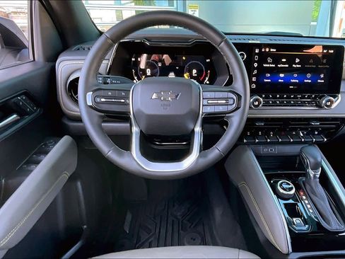 Used 2025 Chevrolet Colorado ZR2 w/ Technology Package image 6