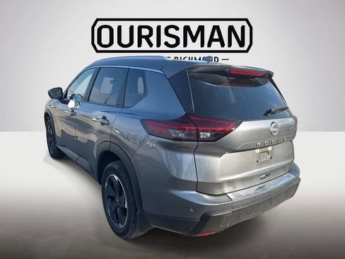 Used 2024 Nissan Rogue SV w/ SV Premium Package image 5