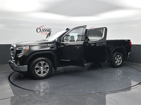 Used 2020 GMC Sierra 1500 SLE w/ SLE Value Package image 32