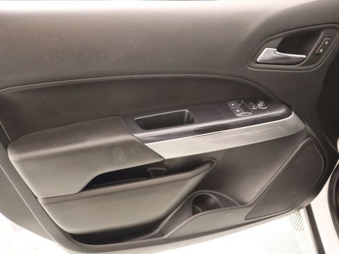 Used 2022 Chevrolet Colorado LT w/ Fleet Safety Package image 14