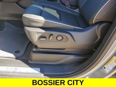 New 2026 GMC Yukon XL Elevation image 12