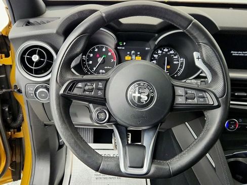 Used 2023 Alfa Romeo Stelvio Veloce image 14
