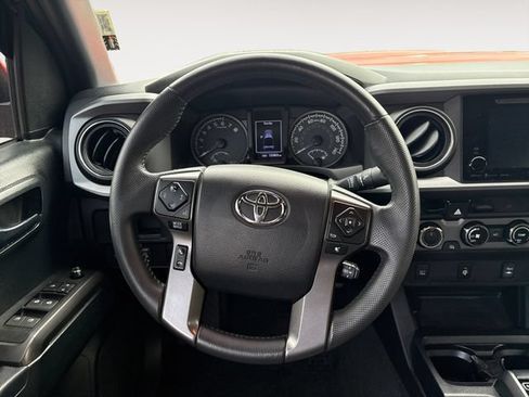 Used 2016 Toyota Tacoma TRD Sport w/ Towing Package AWD/4WD image 12