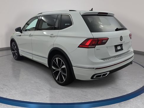 Used 2022 Volkswagen Tiguan SEL R-Line AWD/4WD image 7