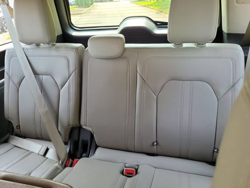 Used 2019 Ford Expedition Max Limited RWD image 13