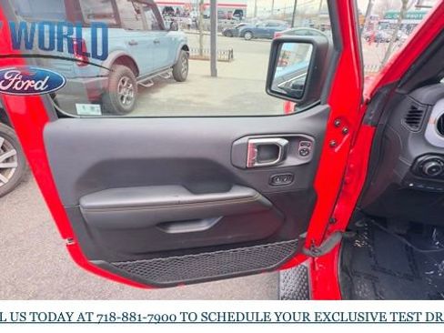 Used 2025 Jeep Wrangler Unlimited Sahara image 8