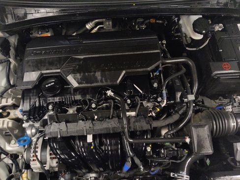 Used 2025 Hyundai Elantra SEL FWD image 30