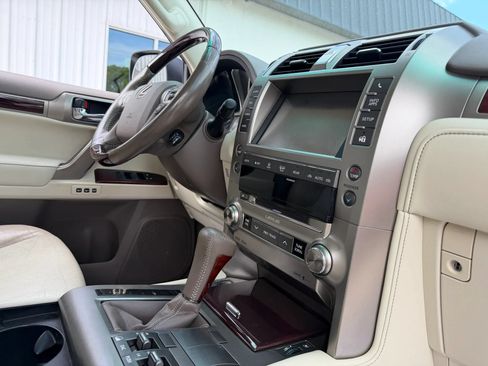 Used 2017 Lexus GX 460 Premium AWD/4WD image 14