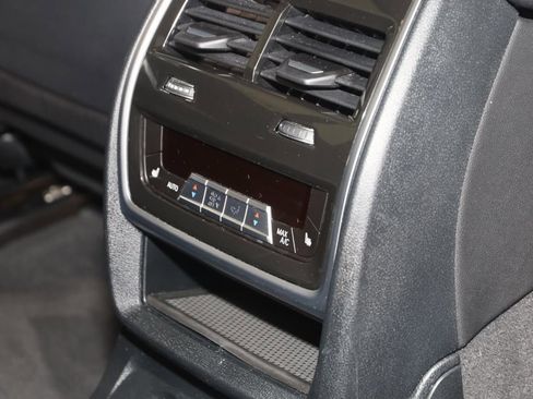 Used 2023 BMW X7 xDrive40i w/ Premium Package image 16