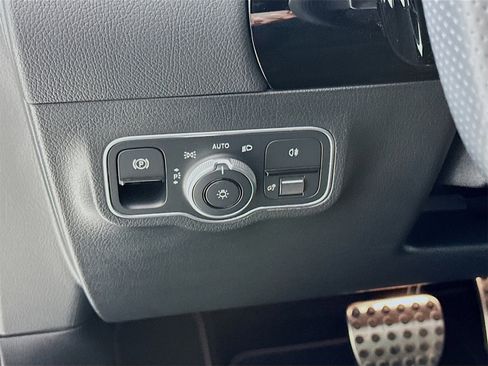 Certified 2025 Mercedes-Benz GLA 250 image 11