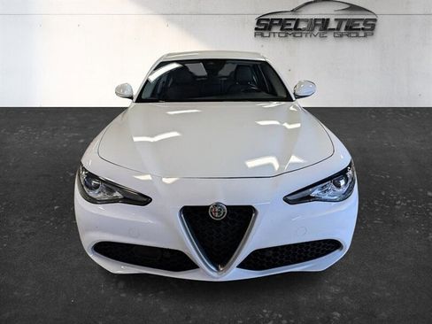Used 2020 Alfa Romeo Giulia Ti w/ Active Blind Spot Package AWD/4WD image 6