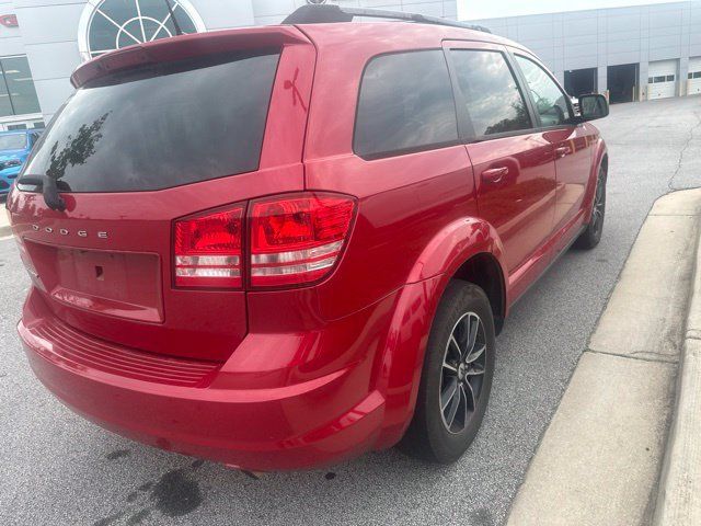 Used 2018 Dodge Journey SE w/ Connectivity Group FWD image 3