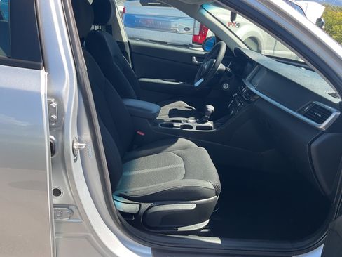 Used 2019 Kia Optima LX FWD image 11
