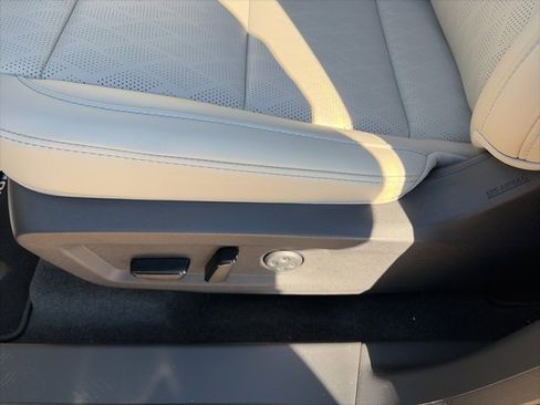 New 2026 Nissan Murano Platinum image 17