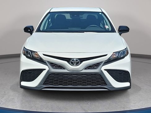 Used 2021 Toyota Camry SE FWD image 2
