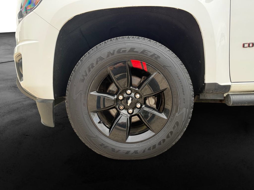 Used 2019 Chevrolet Colorado LT w/ Redline Special Edition AWD/4WD image 11