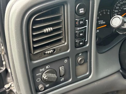 Used 2006 Chevrolet Silverado 1500 LT w/ Light Duty Power Package image 29