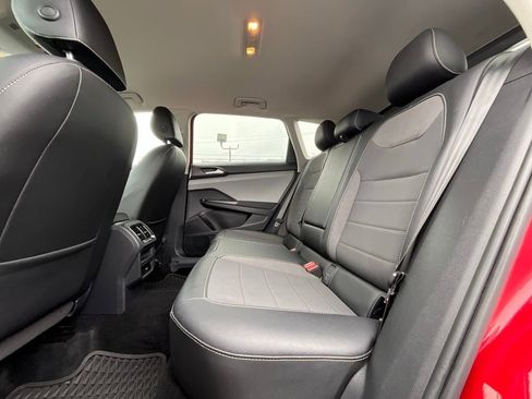 Used 2022 Volkswagen Taos SE w/ IQ.Drive SE Package image 12
