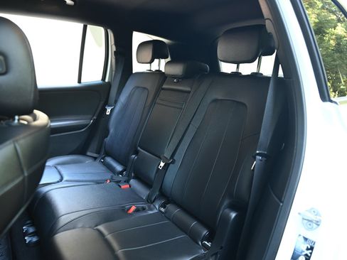 Used 2021 Mercedes-Benz GLB 250 4MATIC image 18