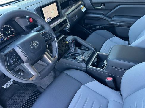 Used 2025 Toyota Tacoma TRD Sport image 7