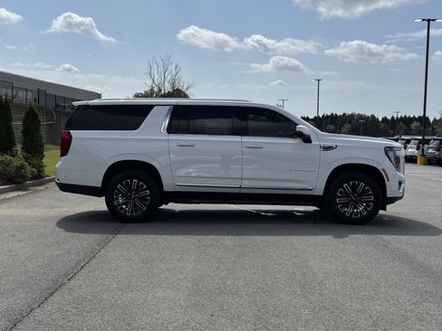 New 2026 GMC Yukon XL Elevation w/ Elevation Premium Package image 11