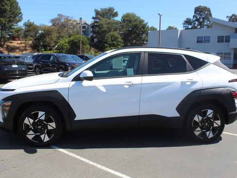 Used 2024 Hyundai Kona SEL FWD image 2