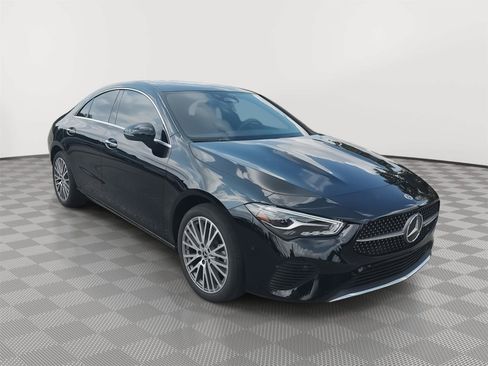 Used 2025 Mercedes-Benz CLA 250 4MATIC image 4
