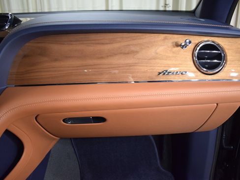 New 2026 Bentley Bentayga AWD/4WD image 27
