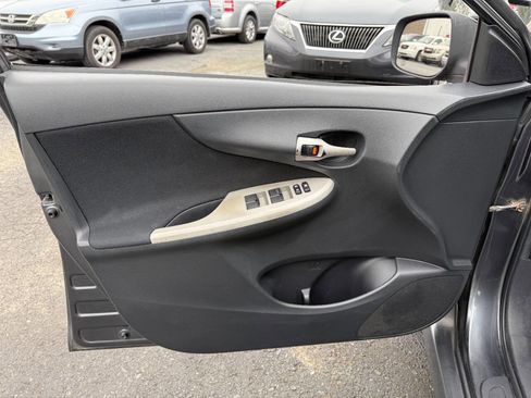 Used 2010 Toyota Corolla LE FWD image 12