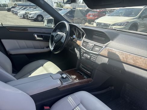 Used 2013 Mercedes-Benz E 350 Sedan image 4