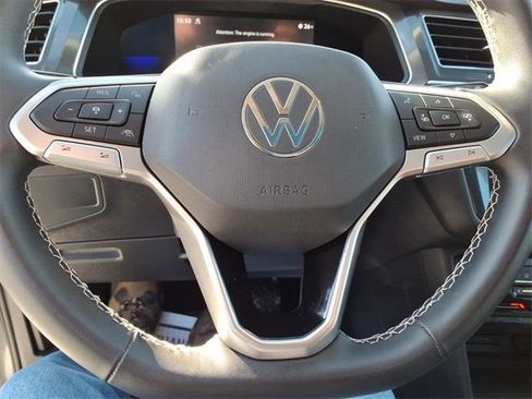 Used 2022 Volkswagen Tiguan SE image 14