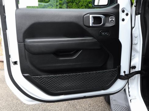 Used 2021 Jeep Gladiator Overland w/ LED Lighting Group image 12