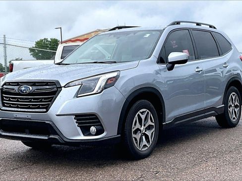 Used 2022 Subaru Forester Premium AWD/4WD image 7