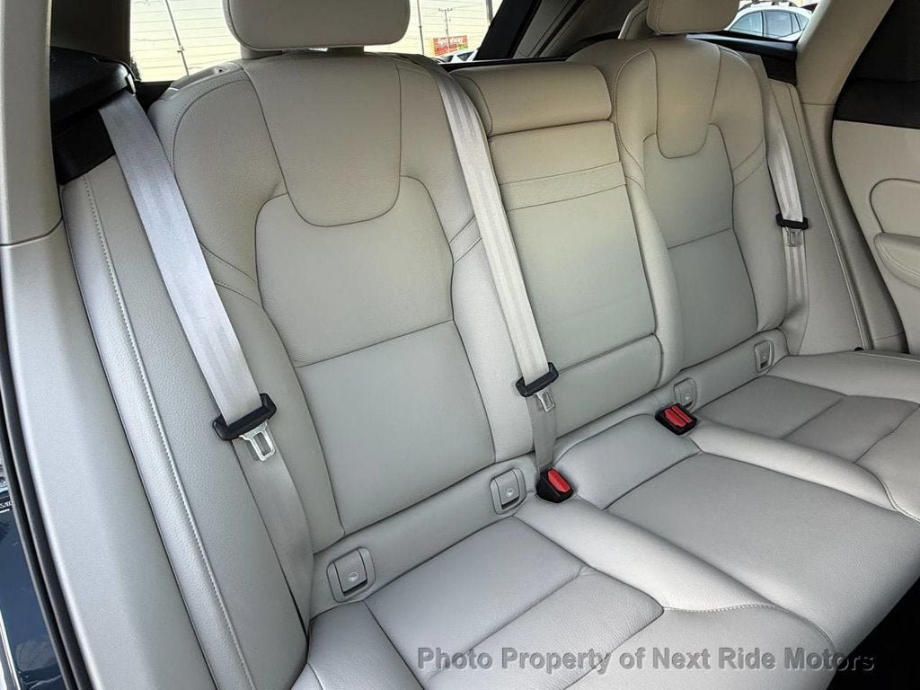 Used 2018 Volvo XC60 T5 Momentum w/ Vision Package AWD/4WD image 19